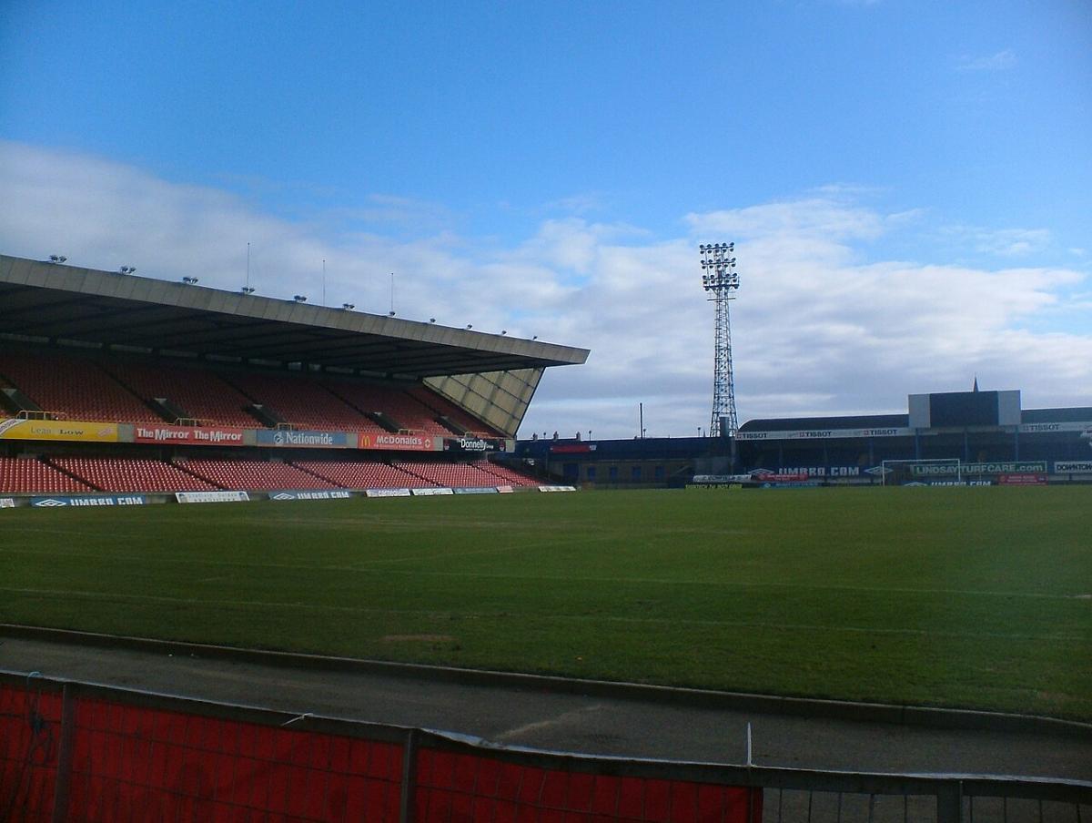 队长袖标的心态是理解整场较量的入口